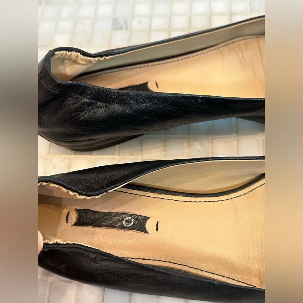 Ecco Shoes Black Leather Flats with Buckle Toe